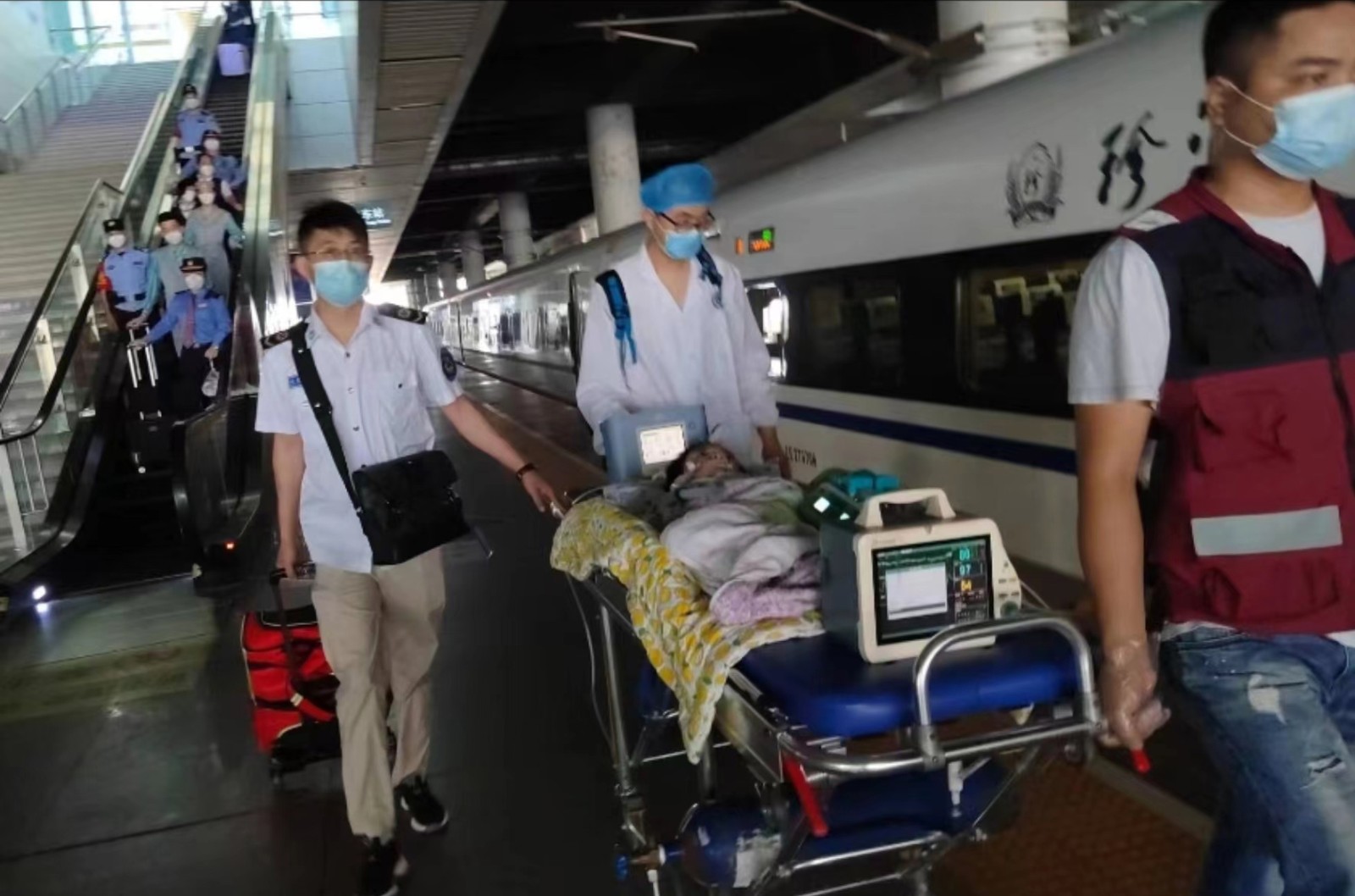 和田市高铁转运公司